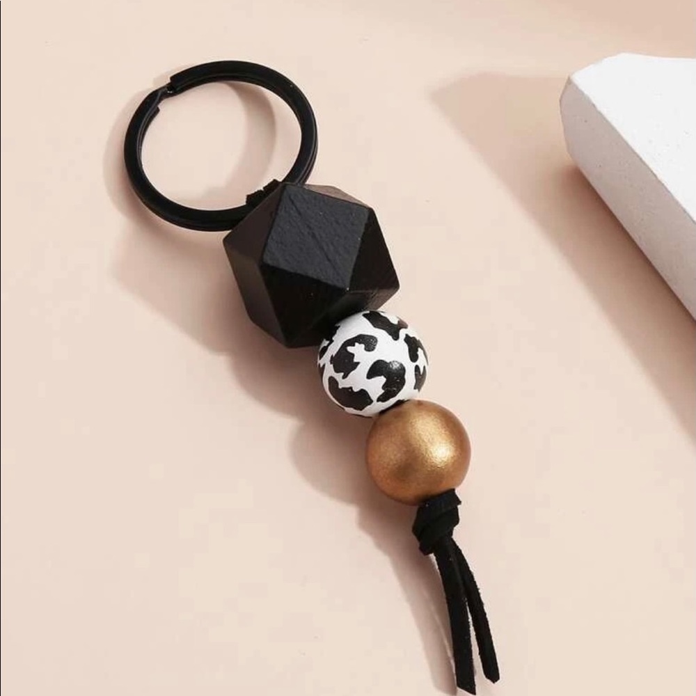 KEYCHAIN WITH BEADS